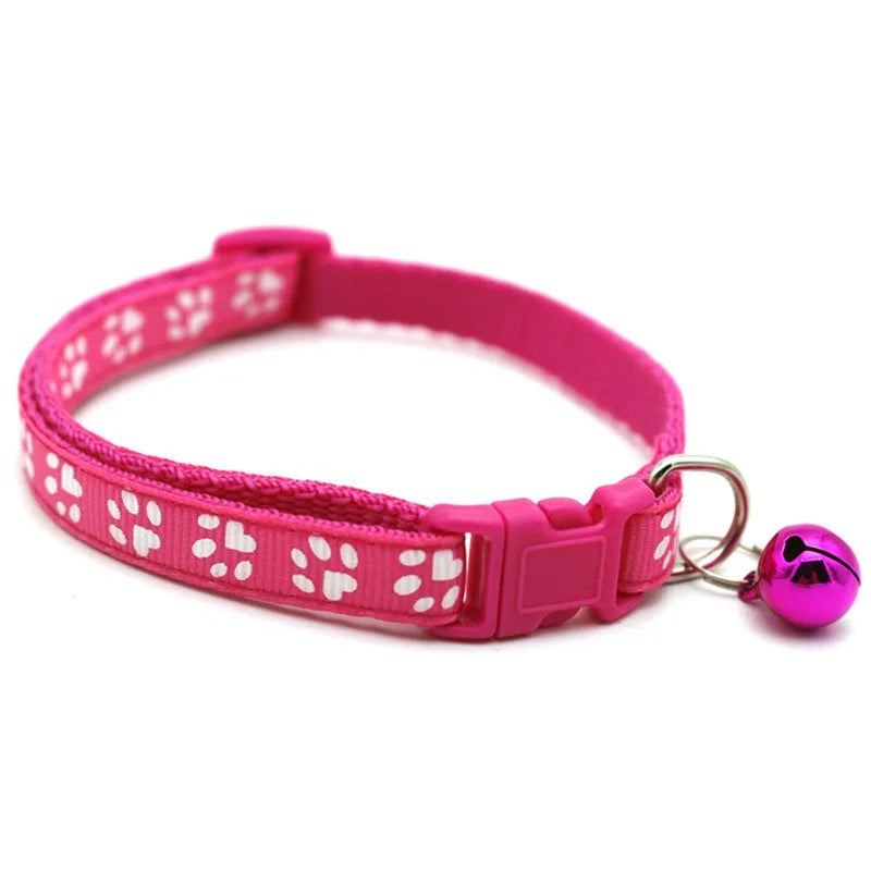 Süßes Katzenhalsband mit Herzanhänger aus Samt und Glöckchen – elastisch und verstellbar für kleine Haustiere