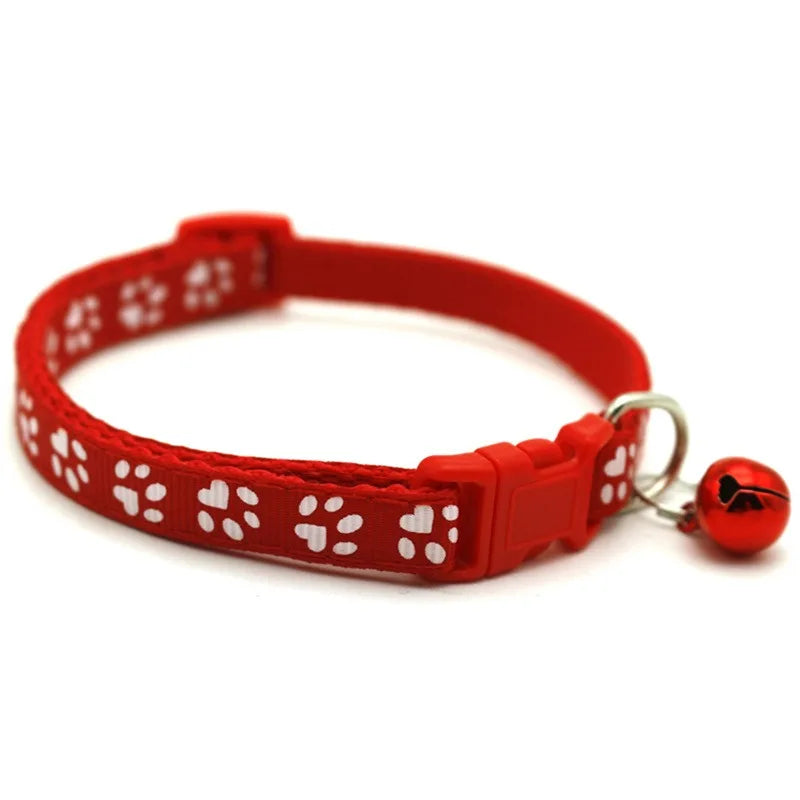Süßes Katzenhalsband mit Herzanhänger aus Samt und Glöckchen – elastisch und verstellbar für kleine Haustiere